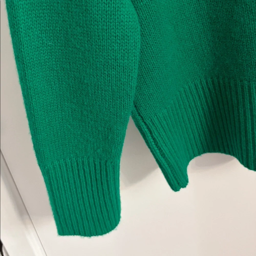 From Future 100% Cashmere Green Mock Turtleneck Sweater - Picture 9 of 14
